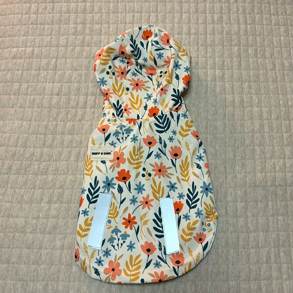 🌼 Sniff & Bark Yellow Floral Reversible Zoomies Rain Vest™ - Picture 11 of 12